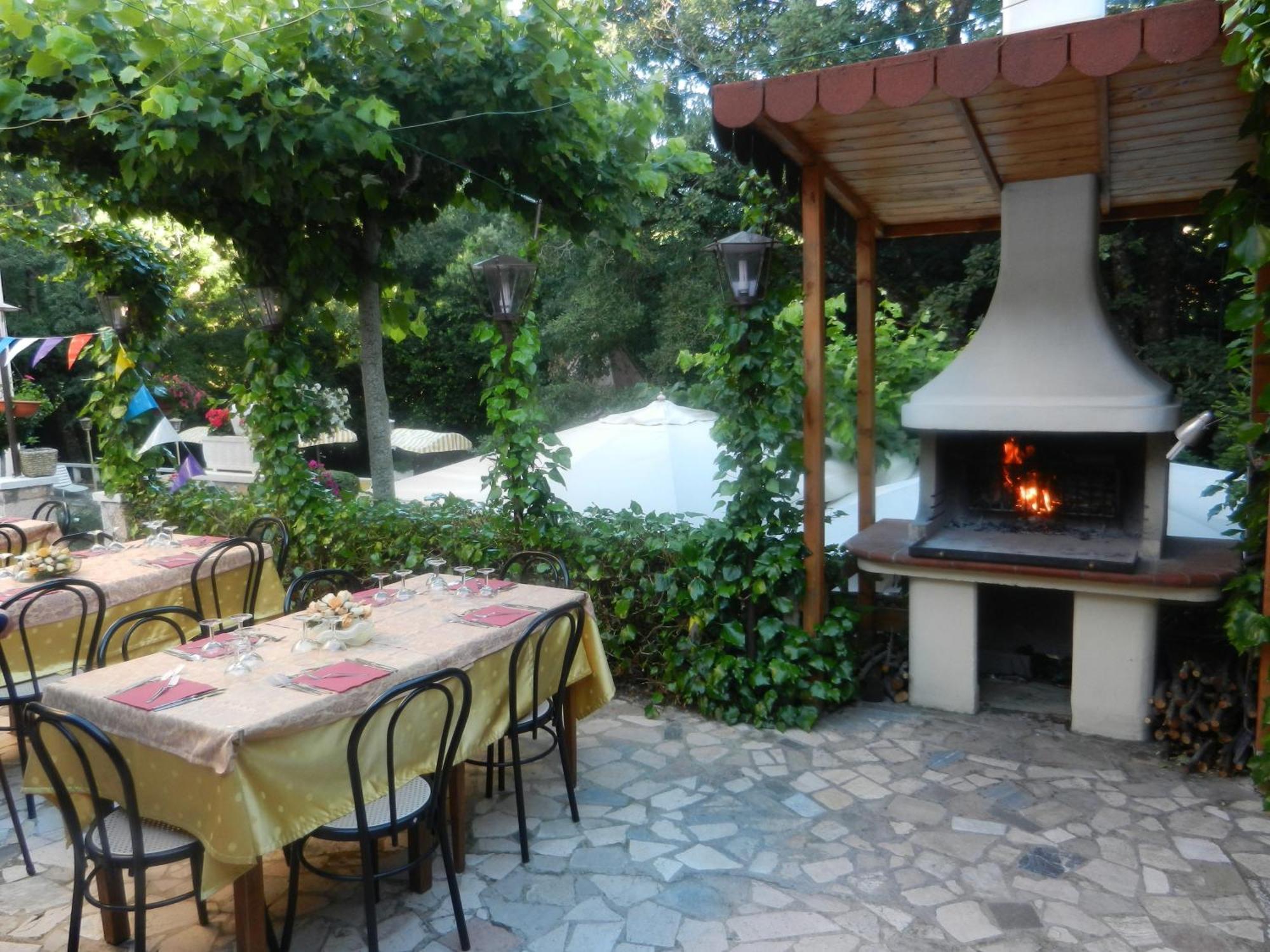 Monteluco Hotel Paradiso מראה חיצוני תמונה