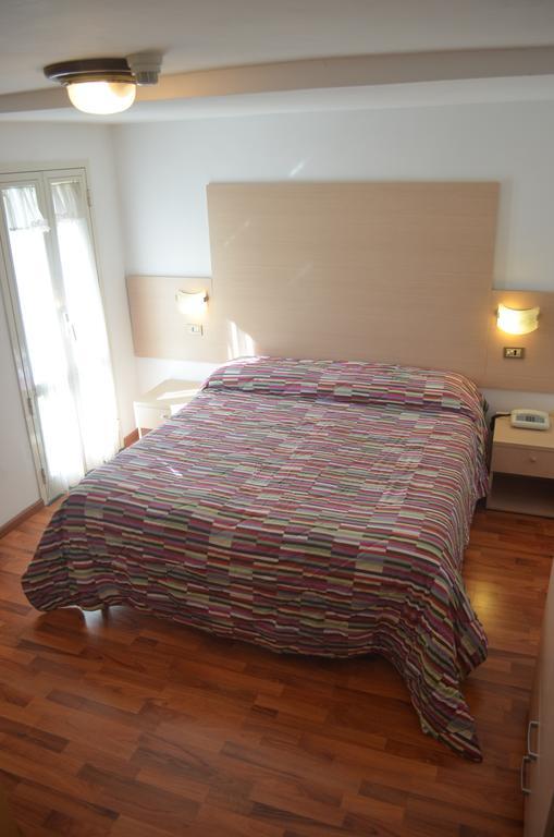 Monteluco Hotel Paradiso מראה חיצוני תמונה